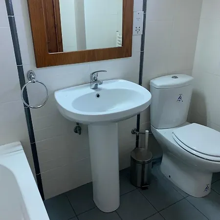 For Rent In Close To Lachi & Peyia Βίλα *