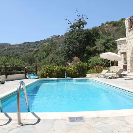 Βίλα For Rent In Close To Lachi & Peyia